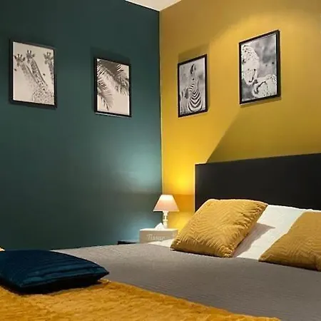Chez Marraine Bed and Breakfast Μπριζ